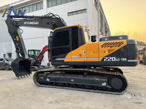 R220LC-9S - Image 2
