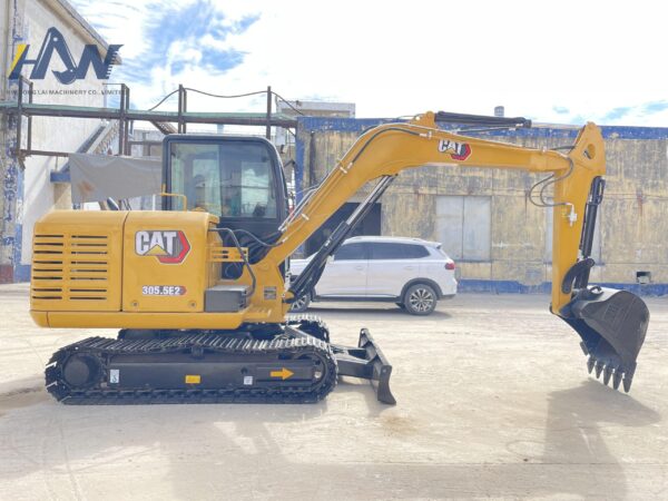 CAT305.5E2