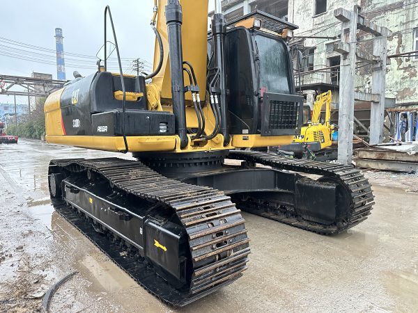 CAT330D2L - Image 2