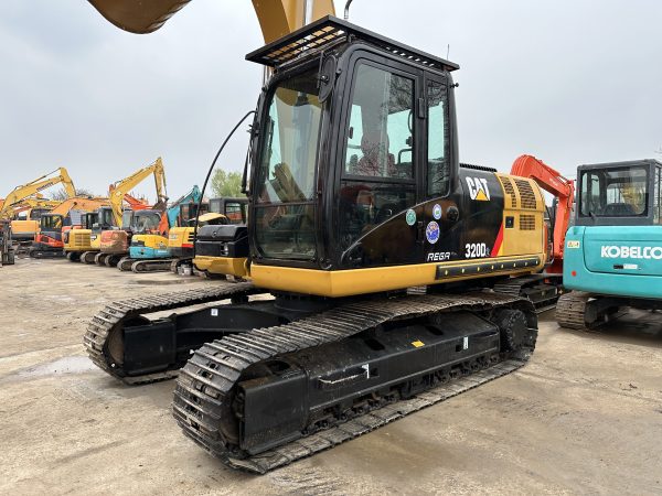 CAT320D2 - Image 4