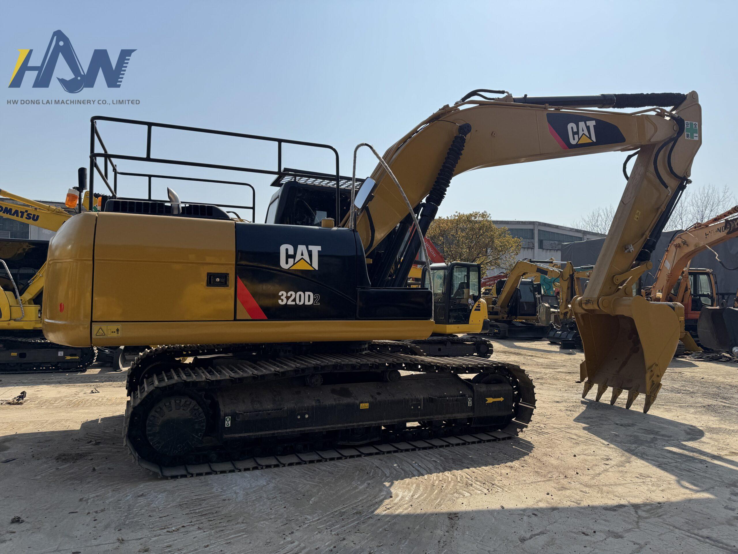 CAT320D2 - Image 2