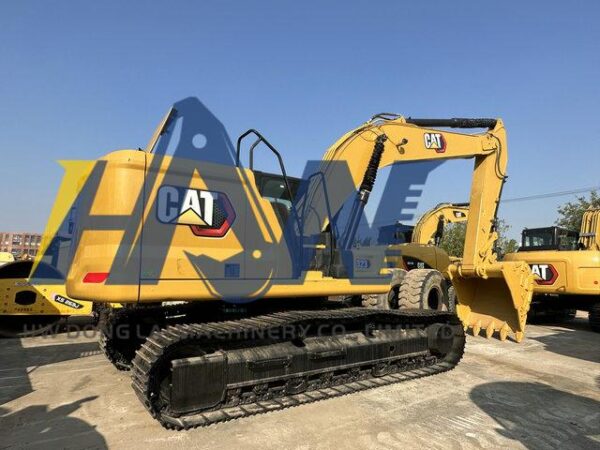 CAT323
