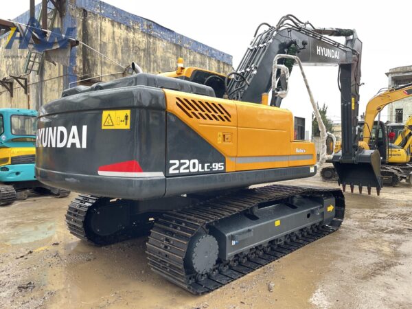 R220LC-9S