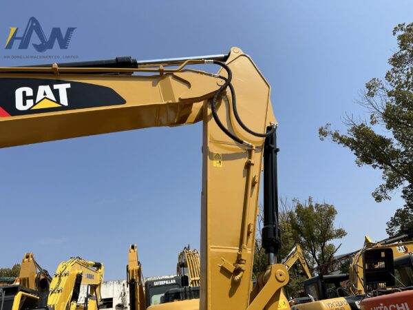 ⁦CAT323D2L⁩ - الصورة ⁦5⁩
