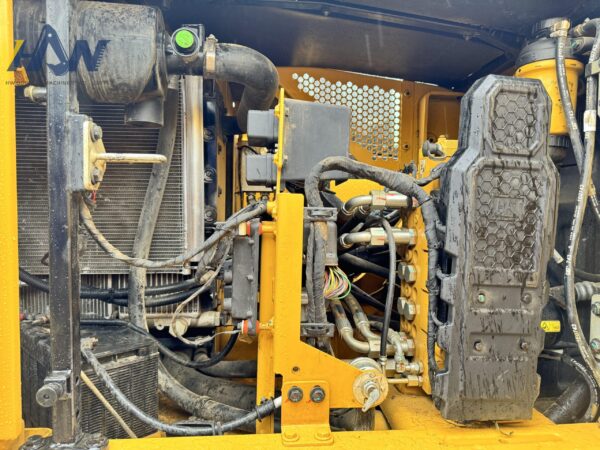 CAT310 - Image 9