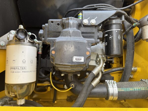 PC240LC-8 - Image 9